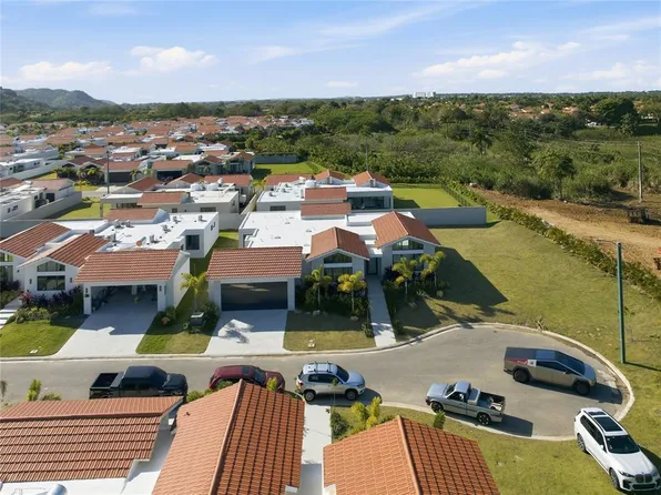 804 Camino De Las Verbenas, Dorado, PR 00646