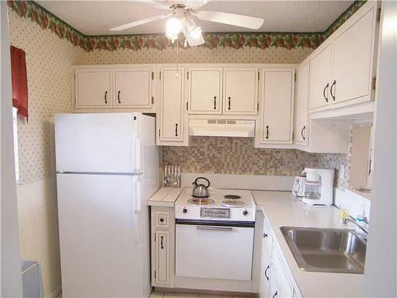 3rd image of 4321 NW 16th St #305C