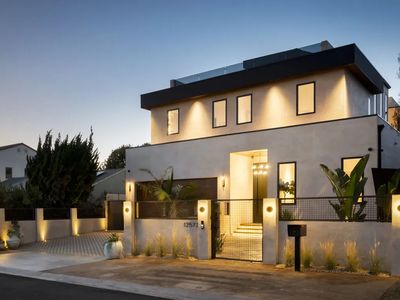 12573 Westminster Ave, Los Angeles, CA, 90066