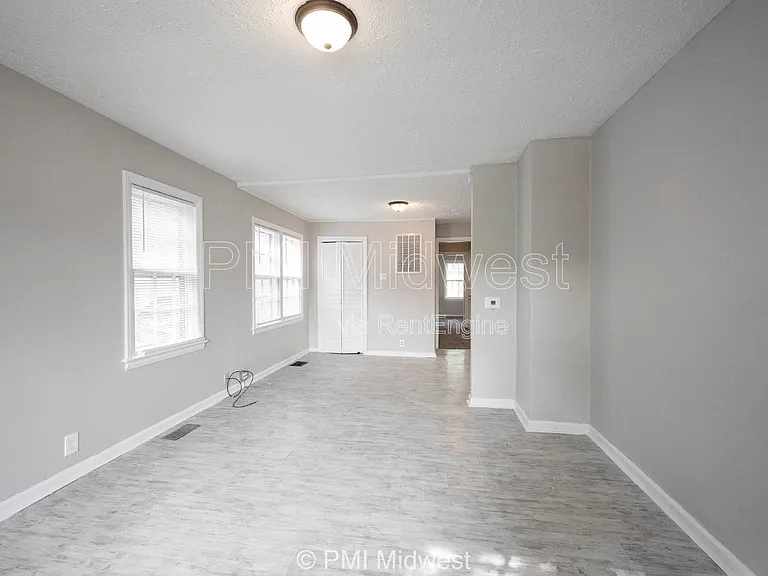 270 S Lasalle St — Photo 4