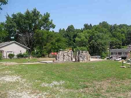 1st image of 832 Marion Pike