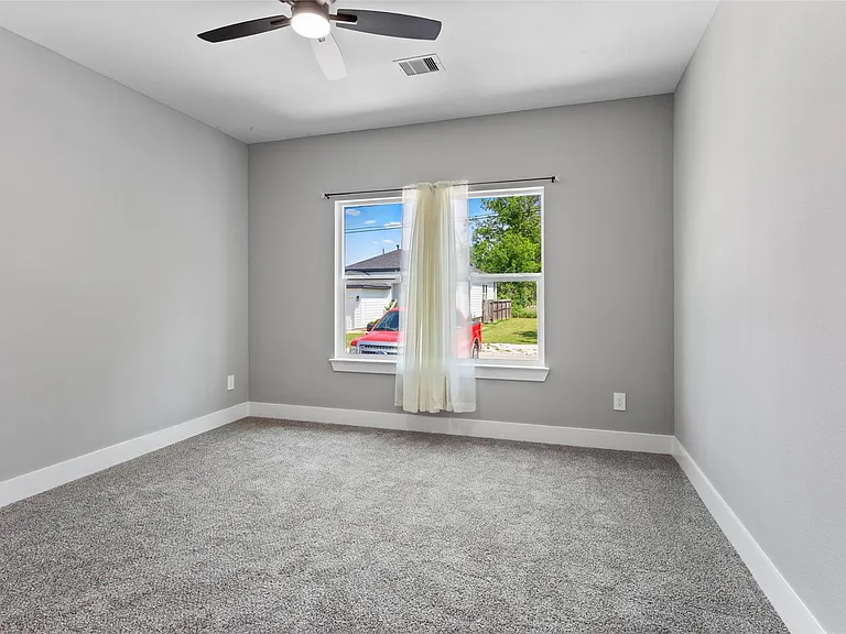 3220 Josephine St — Photo 15