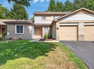 6384 Hunter Pointe St, Westland, MI 48185