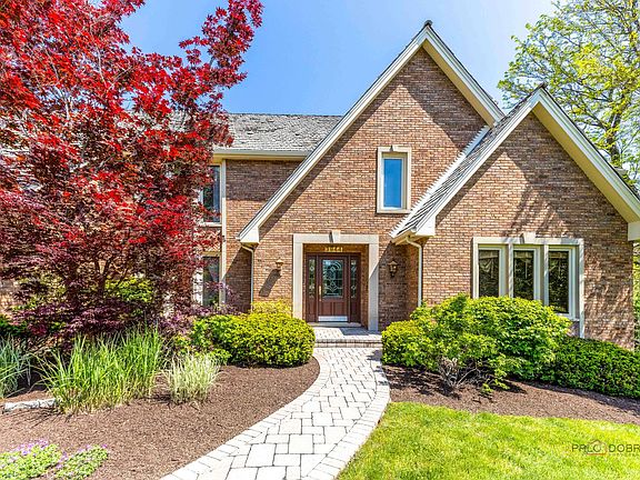 2nd image of 3944 Lakeview Ct