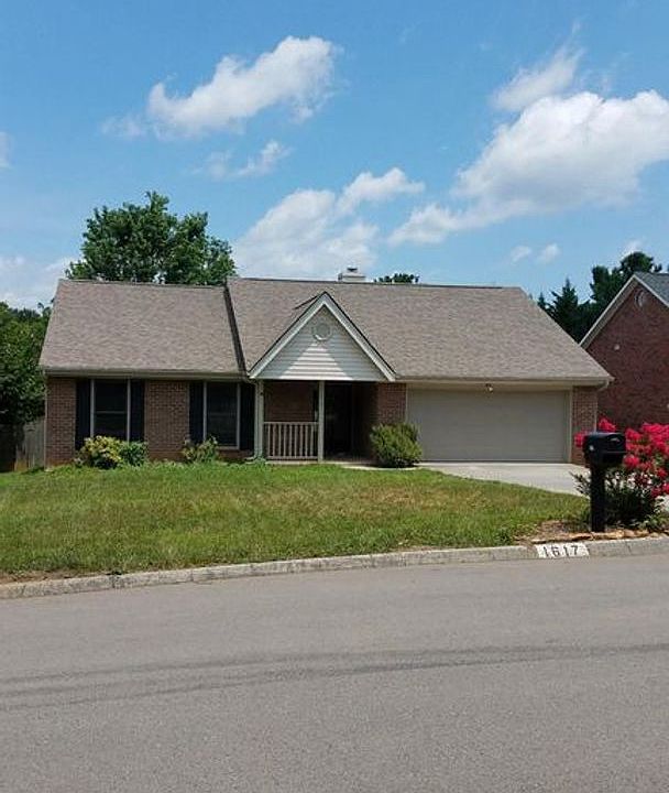 1st image of 1617 Clear Brook Dr