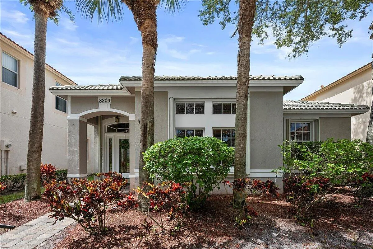 Building Photo - 8203 Calterra Dr
