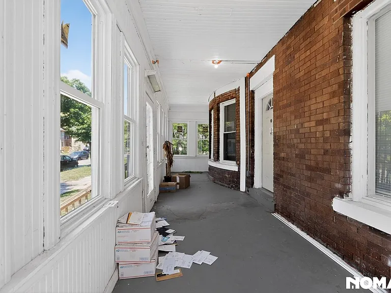 558 Marston St — Photo 23