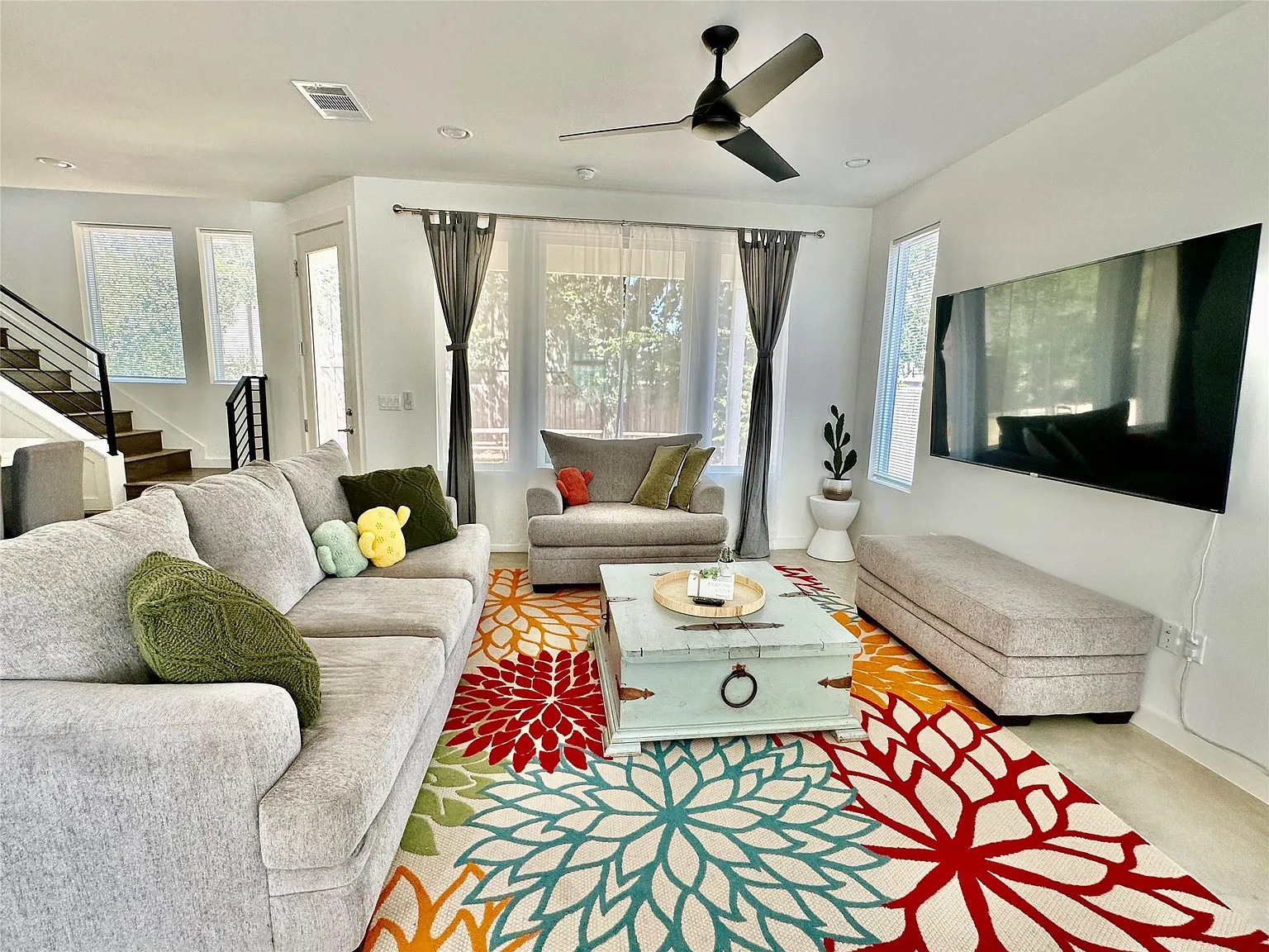 3 bed, 2.5 bath, 1880 sqft, $3,200 — Photo 4
