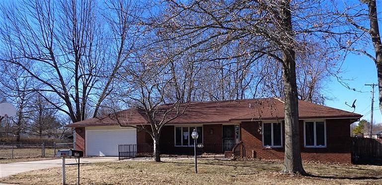 1st image of 103 S Pinewood Ave
