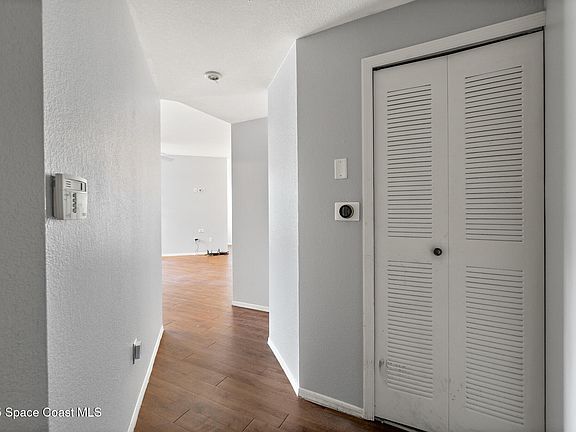5th image of 5673 Star Rush Dr APT 106