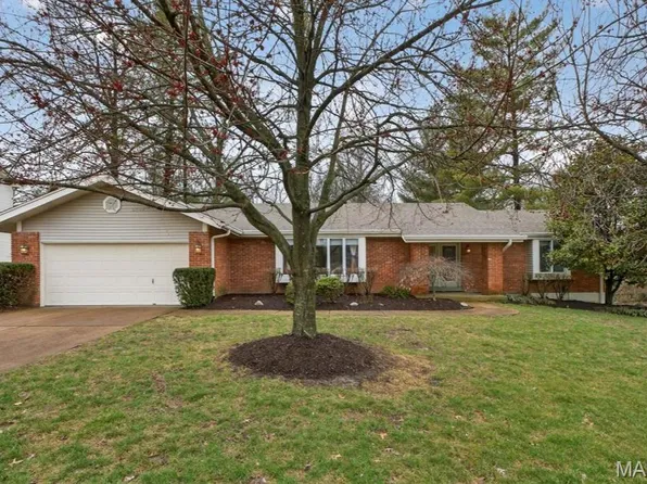 2133 Hunters Way Ct, Chesterfield, MO 63017