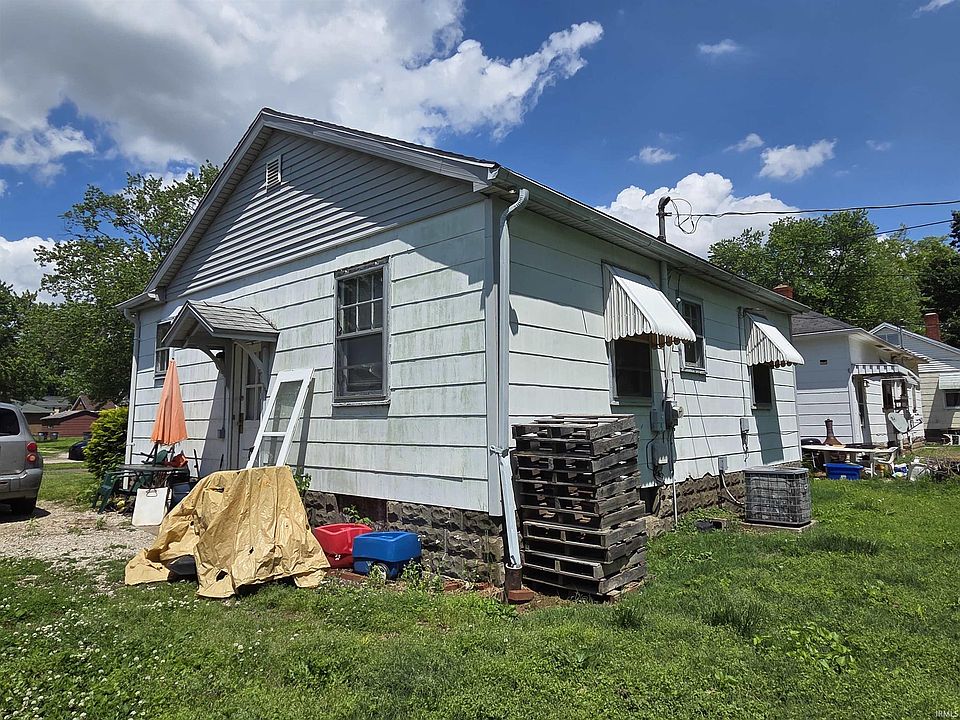 2nd image of 1109 E Chandler Ave