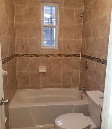 5th image of 1309 Needham Ave APT 2R