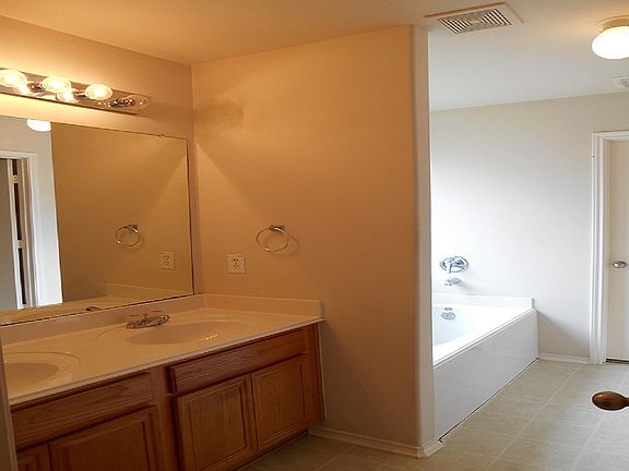 4th image of 22210 Doubletree Park Dr