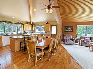 (Undisclosed Address), Sunriver, OR 97707