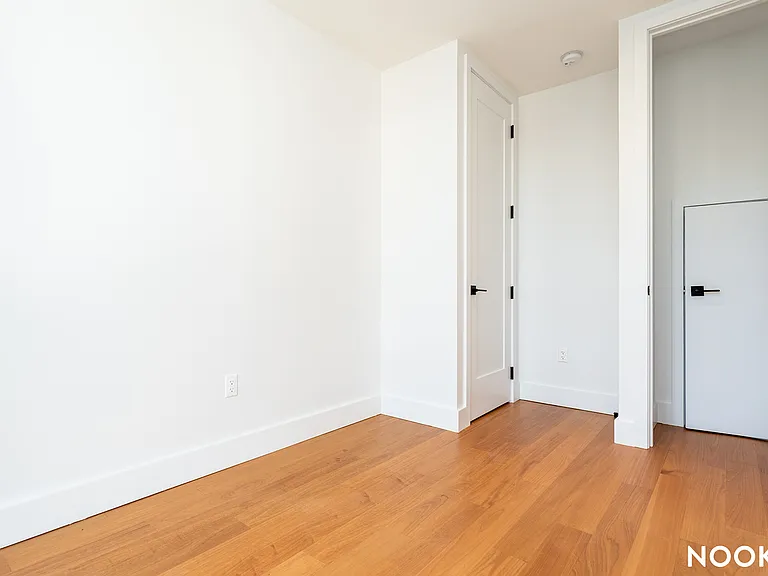 675 E 32nd St #26 — Photo 11