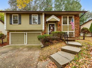 11926 Sarthe Dr, Maryland Heights, MO 63043