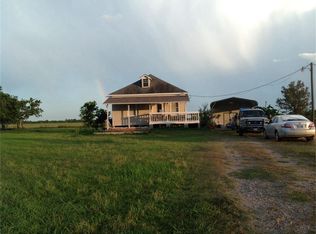 1622 County Road 15, Damon, TX 77430