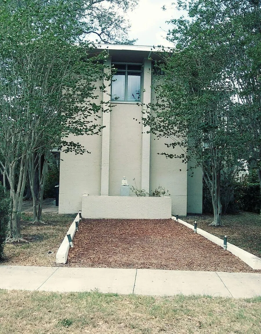 3 bed, 2650 sqft, $4,550 — Photo 2