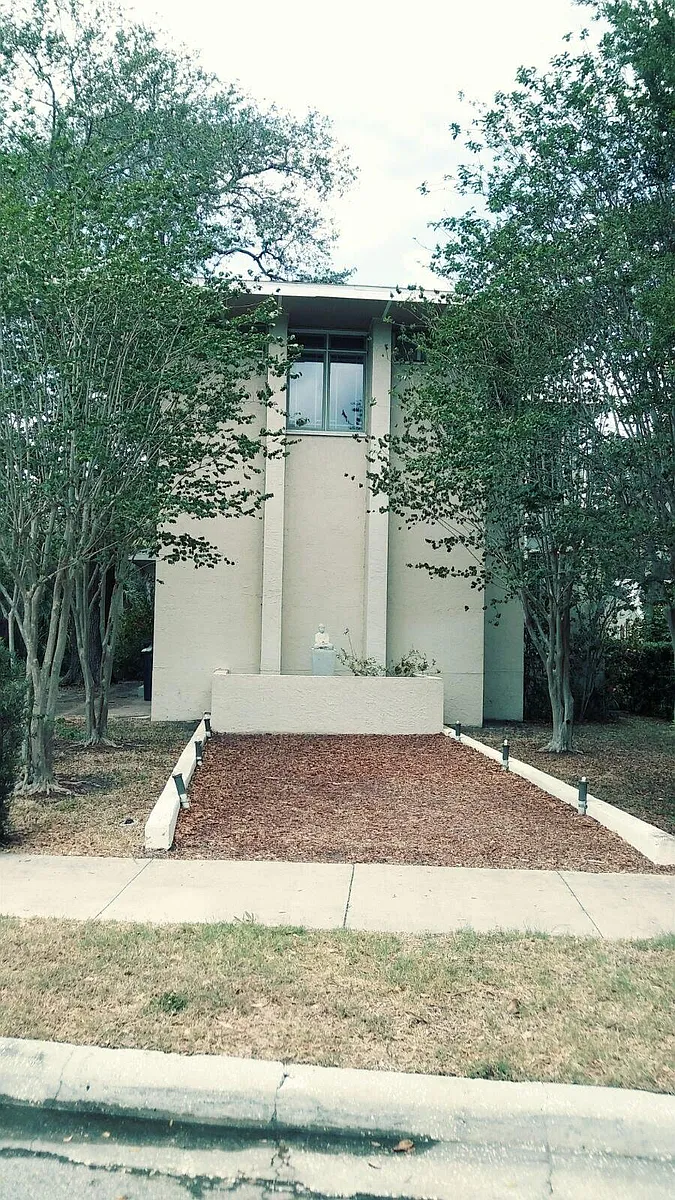 Building Photo - 2517 S Parkview St