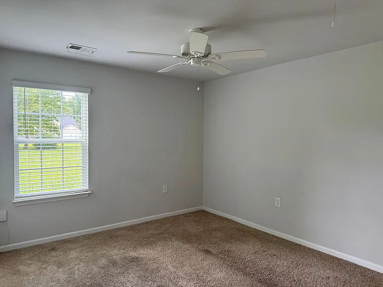102 Jessica Ct — Photo 10