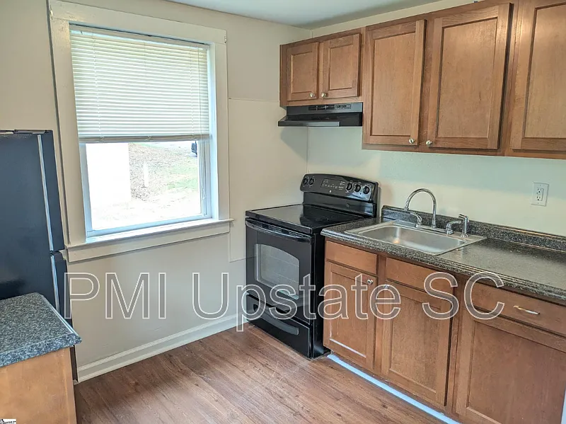 Building Photo - 201 Chandler Dr #4A