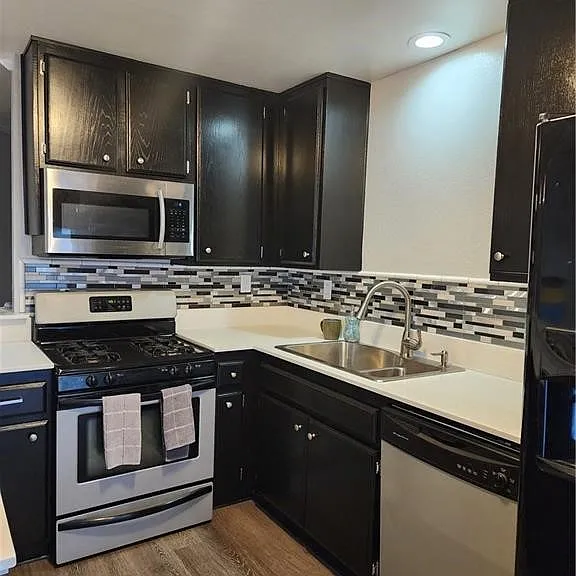 1200 Gaviota Ave #206 — Photo 1