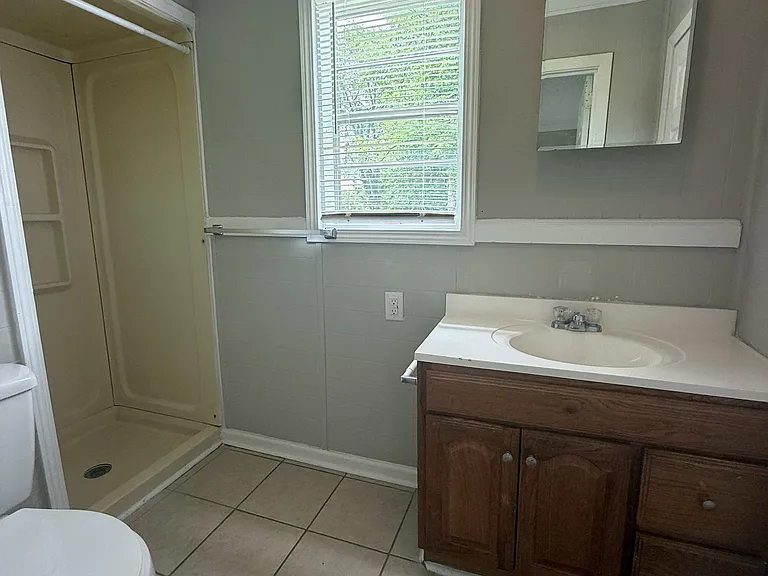 5219 Court Q — Photo 5