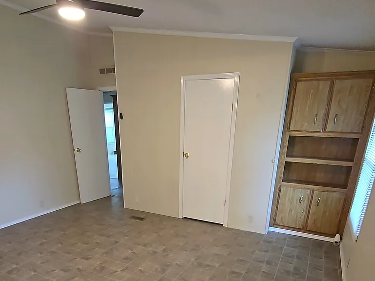 203 Iowa St — Photo 16