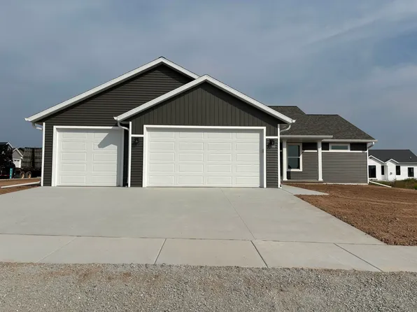 5780 N Yosemite Ln, Appleton, WI 54913