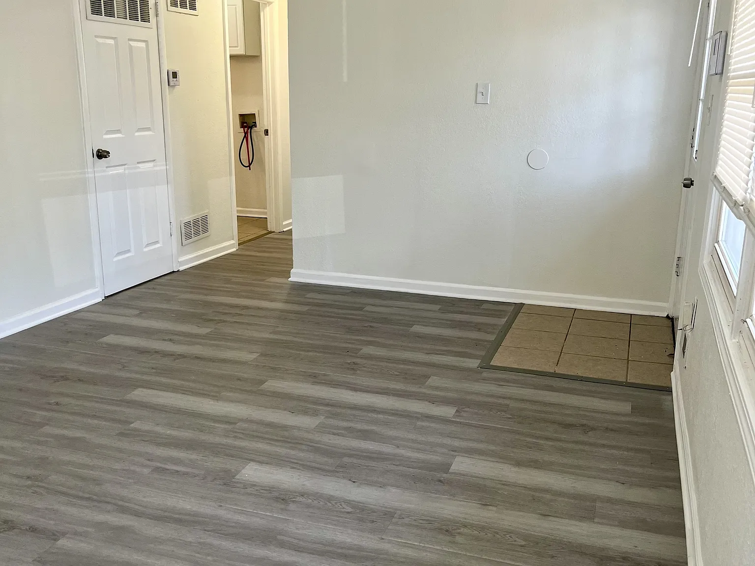 10804 Newton Avenue - 1 — Photo 2
