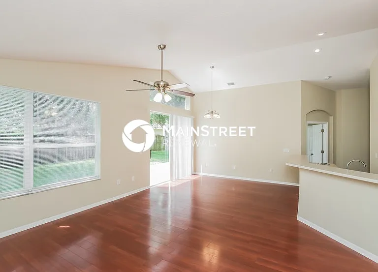 475 Sedgewood Cir — Photo 4