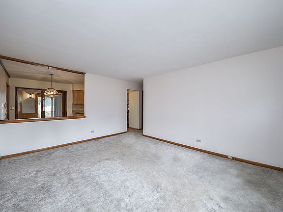 3rd image of 11611 Douglas Ave