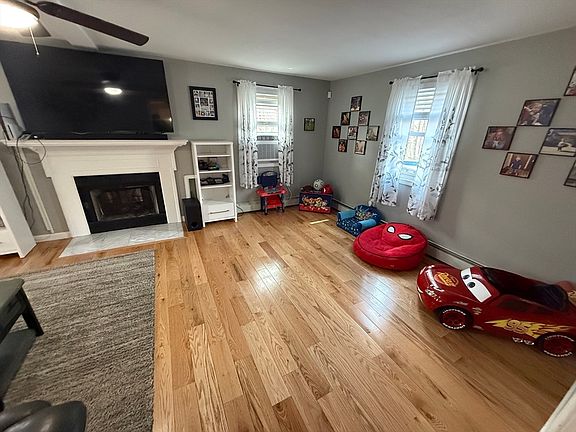 5th image of 14 Garvin Rd