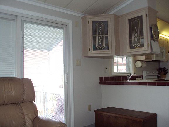 5th image of 911 Saint George Dr