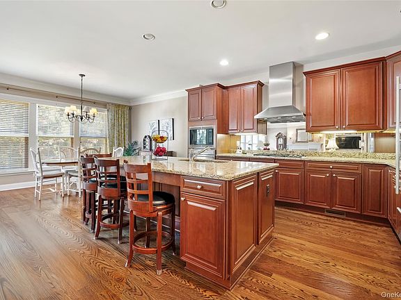 5th image of 39 Kimberly Dr