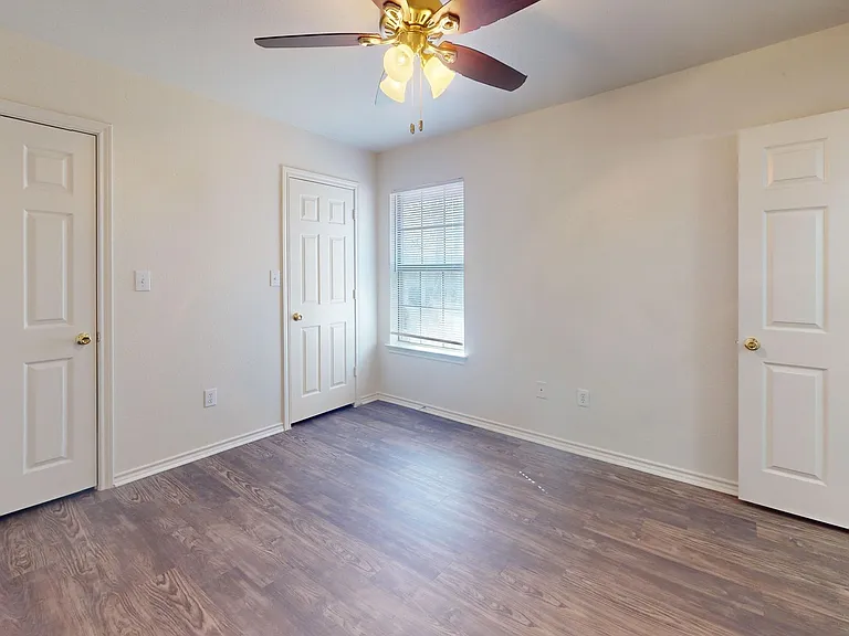 712 W Sycamore St — Photo 13