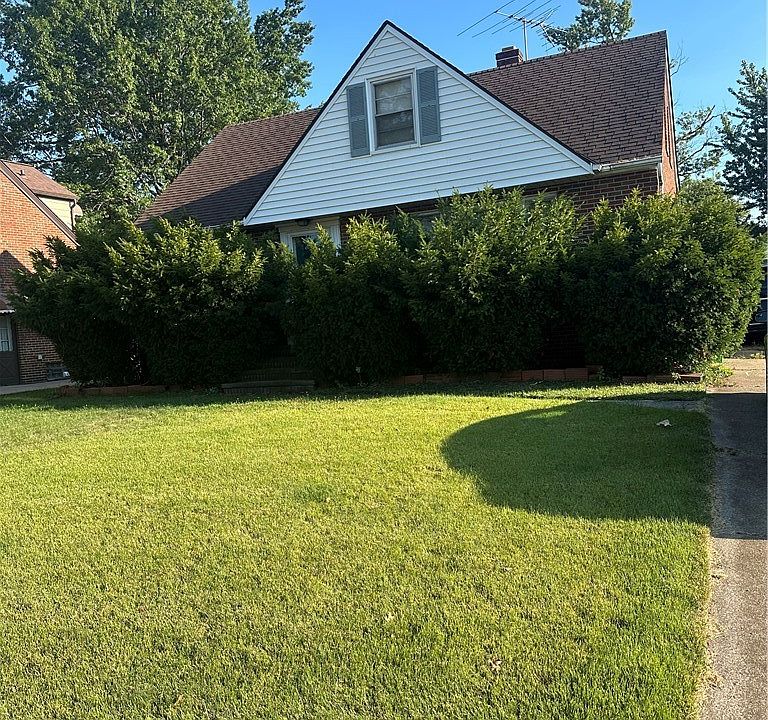 1st image of 23020 Tracy Ave