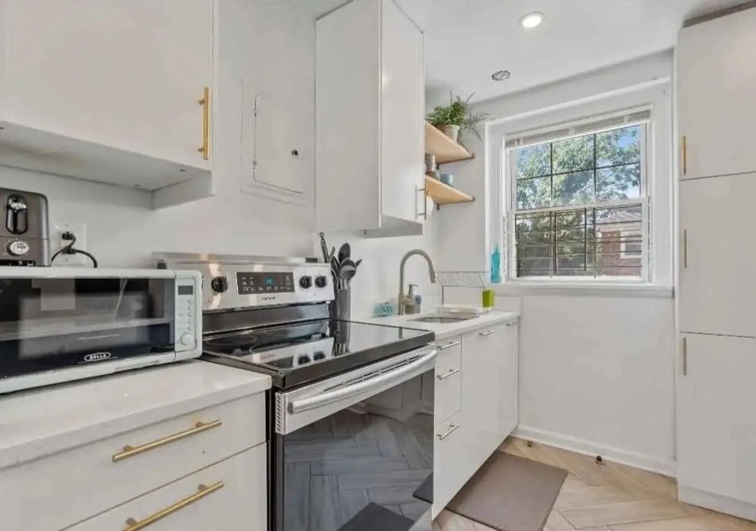 Charming 2BR Condo in Washington, DC — Photo 3