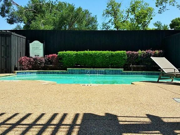 4th image of 4743 Bradford Dr #4743