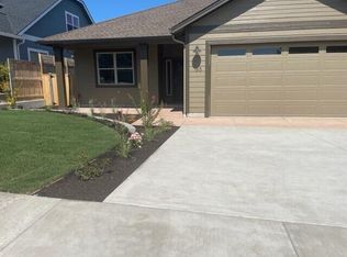 185 Timbers Ln, Talent, OR 97540