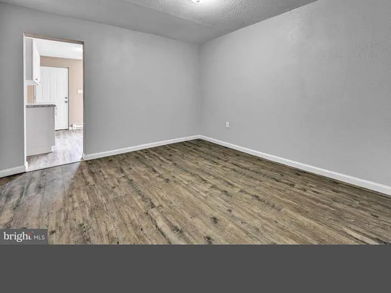 1506 Walnut St — Photo 10
