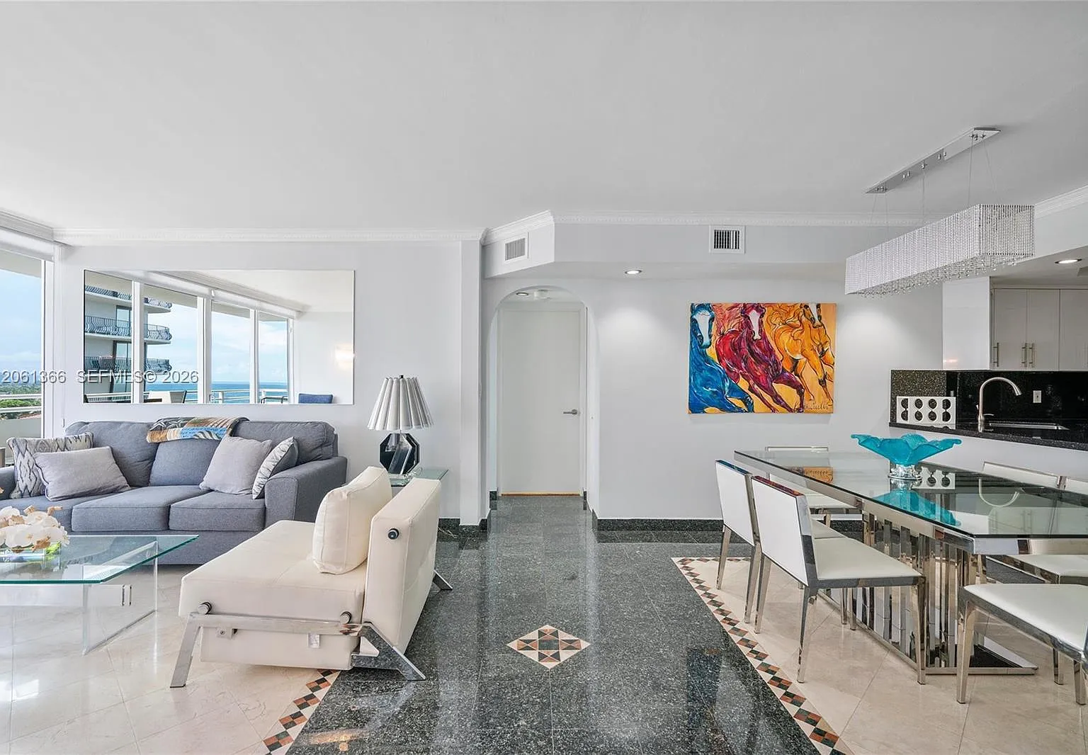 Rimini Beach Condo — Photo 2
