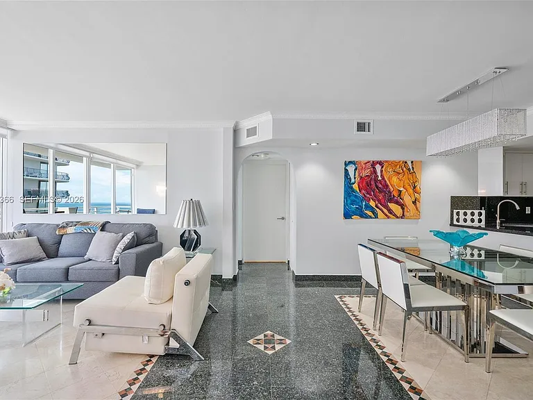 8911 Collins Ave #802 — Photo 2