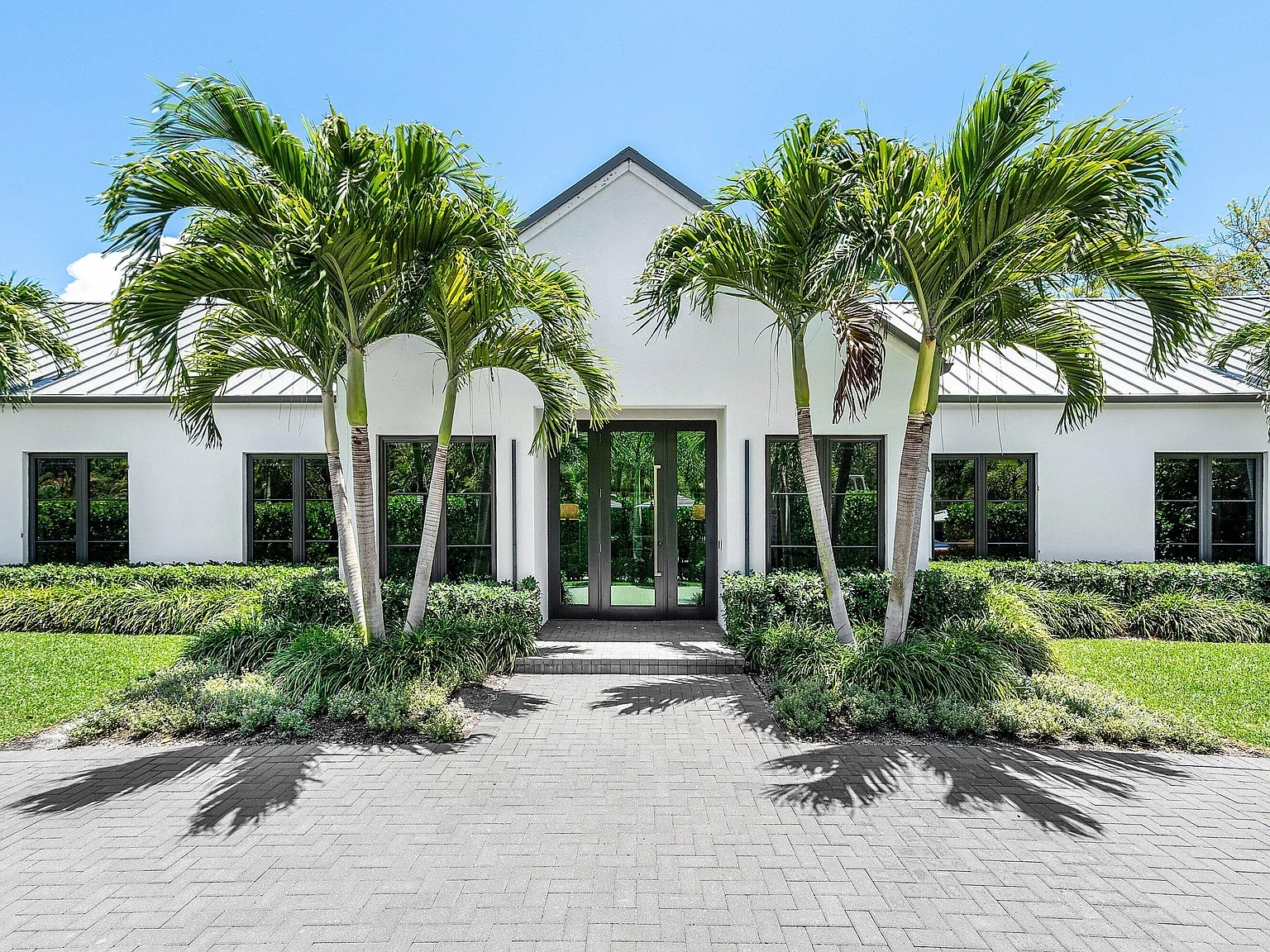 3 bed, 4.5 bath, 3223 sqft, $25,000 — Photo 4