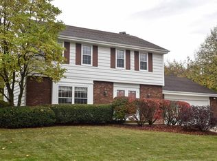N81W18299 Tours Dr, Menomonee Falls, WI