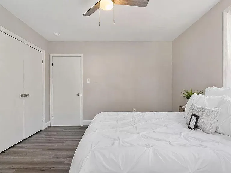 1325 Donald Ave — Photo 16