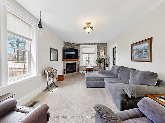 4th image of 51 Balsam Rd