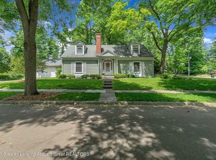 806 Wildwood Dr, East Lansing, MI 48823
