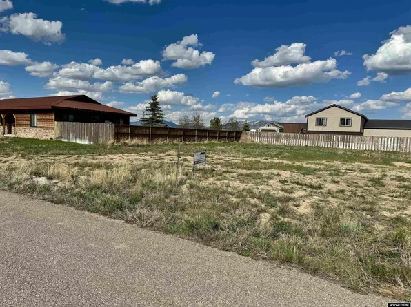 405 Kennaday Ct, Saratoga, WY 82331